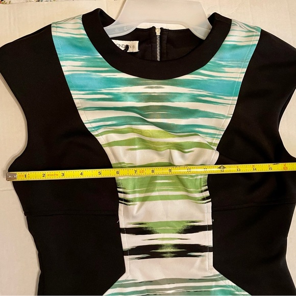 GUC SCUBA DRESS. STRIPED, SLEEVELESS UNLINED DRESS. Makes the perfect silhouette - Picture 10 of 11